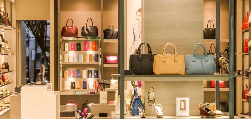Les boutiques de luxe proches des Champs-Élysées : Un voyage au cœur du luxe parisien